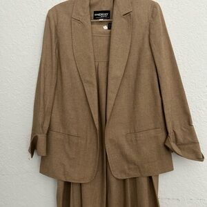 1970Givenchy Matching workwear suit Beautiful for fall sz 10 perfect condition